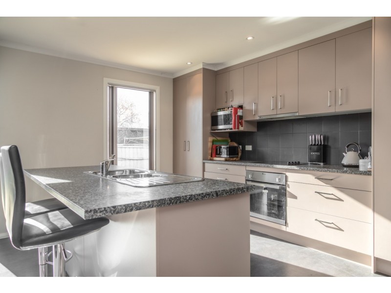 8 Dickson Street, Electrona TAS 7054