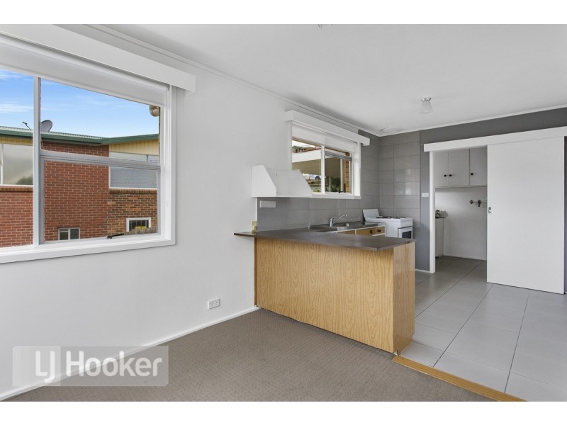 24 Manly Avenue, Lindisfarne TAS 7015