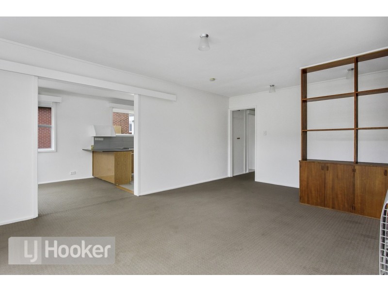 24 Manly Avenue, Lindisfarne TAS 7015