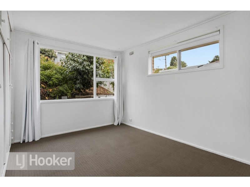 24 Manly Avenue, Lindisfarne TAS 7015