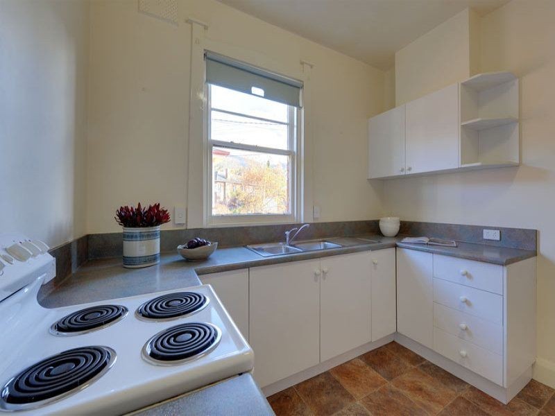 18 Oakley Street, New Town TAS 7008