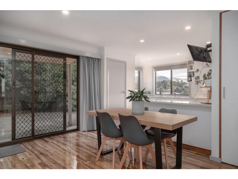 2/4 The Summit, Blackmans Bay TAS 7052