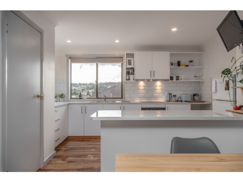 2/4 The Summit, Blackmans Bay TAS 7052