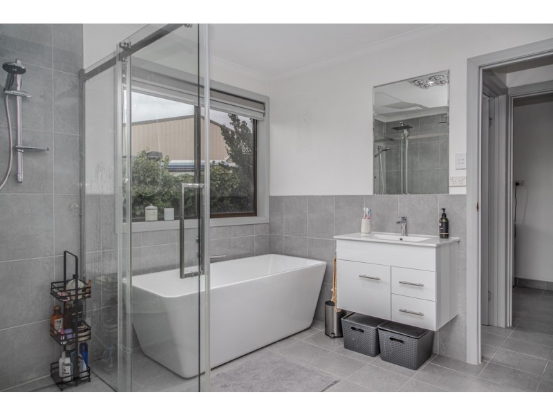 2/4 The Summit, Blackmans Bay TAS 7052