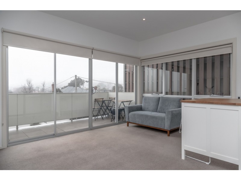 8/3 Clarence Street, Bellerive TAS 7018
