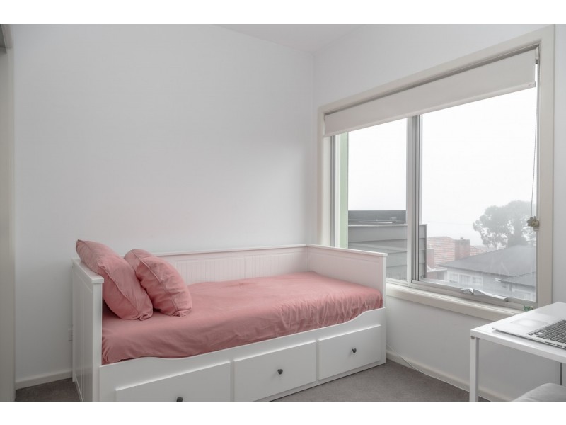 8/3 Clarence Street, Bellerive TAS 7018