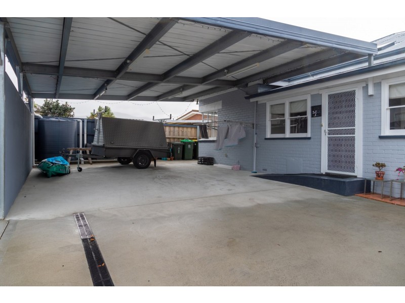 1/6 Young Street, Glenorchy TAS 7010