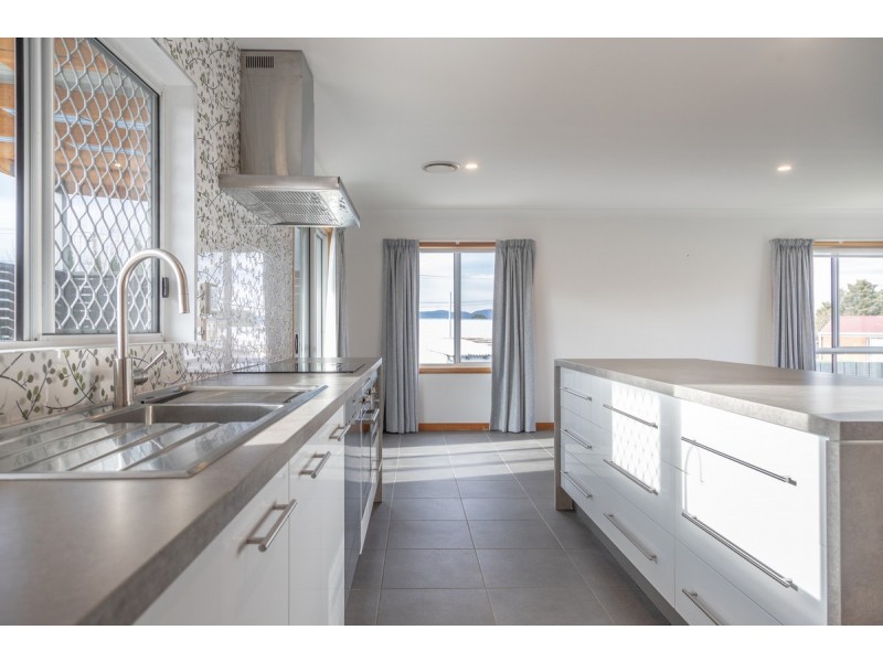 8 Anthony Place, Glenorchy TAS 7010