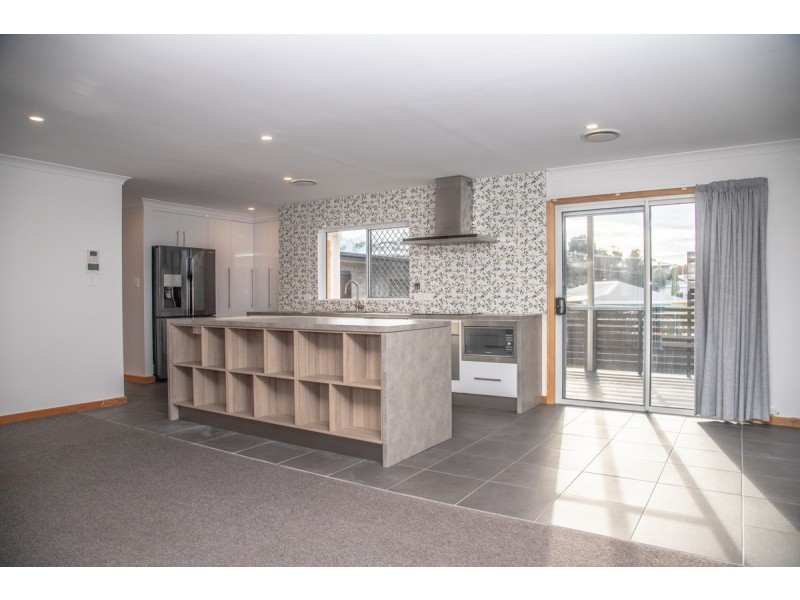 8 Anthony Place, Glenorchy TAS 7010