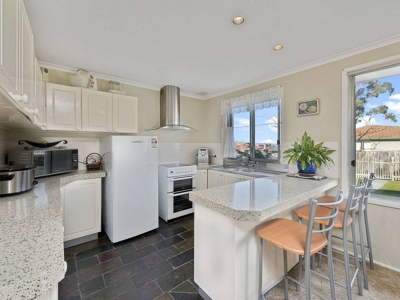 1 Duntroon Court, Rokeby TAS 7019