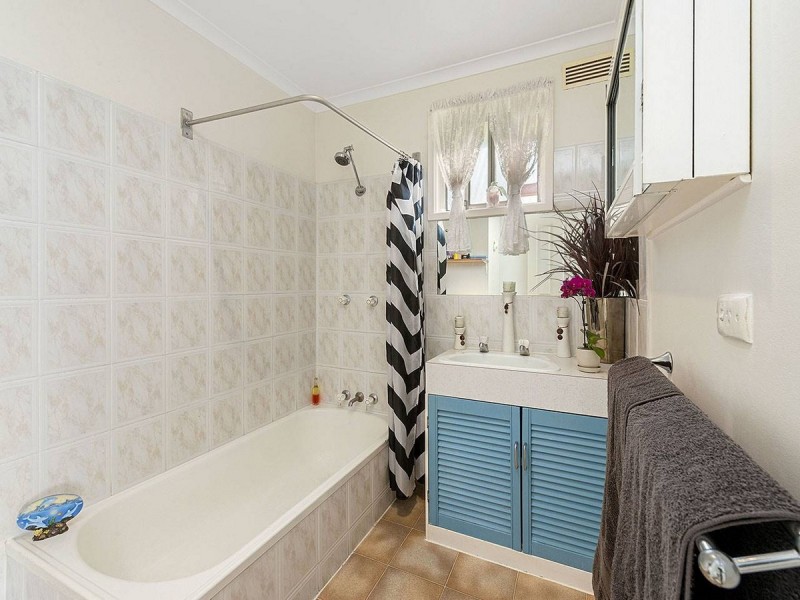 1 Duntroon Court, Rokeby TAS 7019