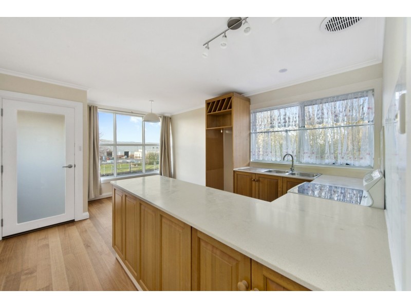 561A Main Road, Montrose TAS 7010