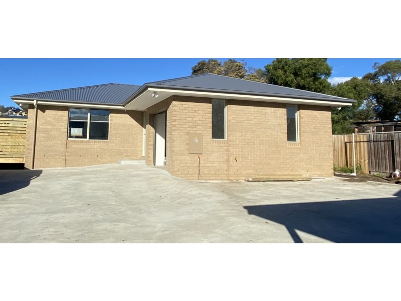 2/15 Bass Street, Warrane TAS 7018