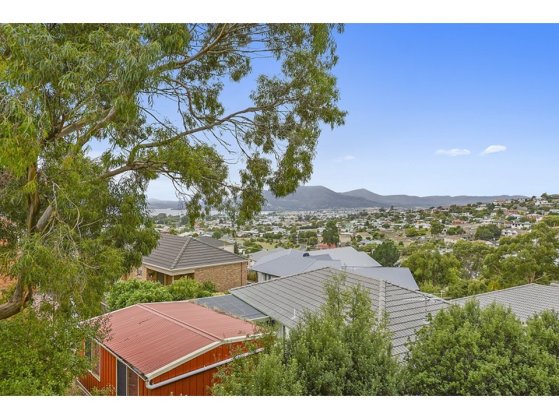 1/4 Nagle Place, Glenorchy TAS 7010