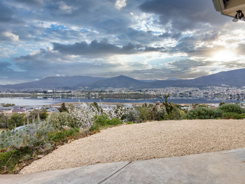 17 Grevillea Avenue, Old Beach TAS 7017