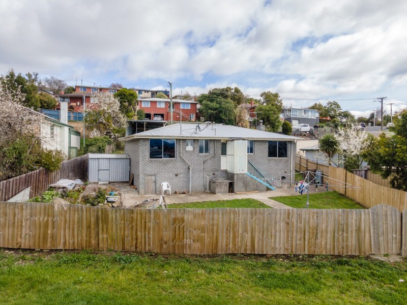 37 Hudson Crescent, Glenorchy TAS 7010