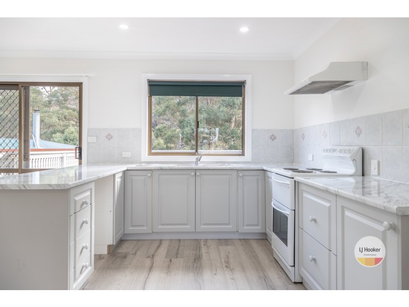 16 Arunta Crescent, Chigwell TAS 7011