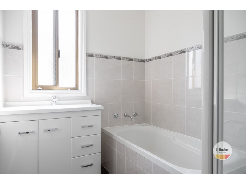 16 Arunta Crescent, Chigwell TAS 7011