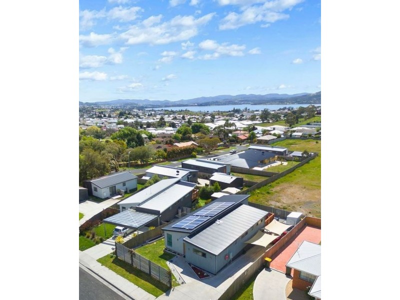 22 Tenth Avenue, West Moonah TAS 7009
