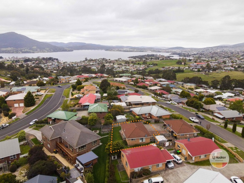 2/14 Lesdelle Street, Claremont TAS 7011