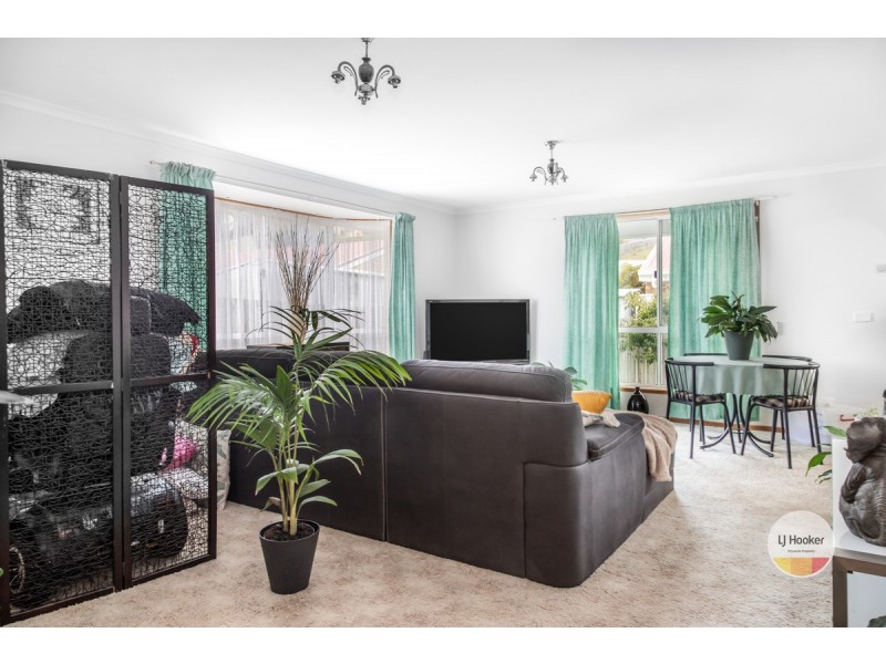 2/14 Lesdelle Street, Claremont TAS 7011