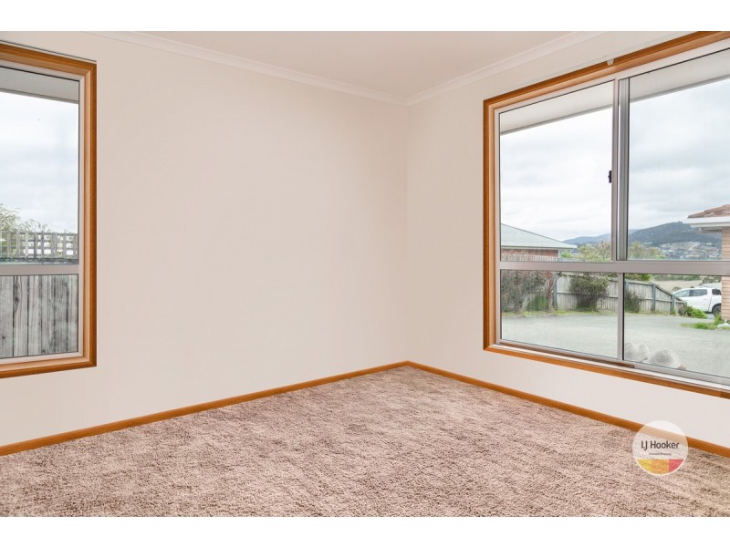 2/14 Lesdelle Street, Claremont TAS 7011