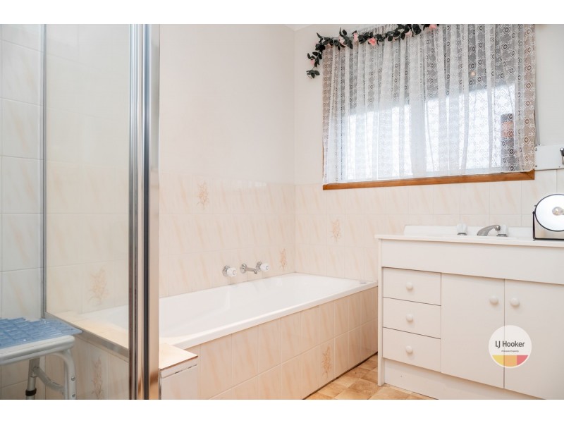 2/14 Lesdelle Street, Claremont TAS 7011