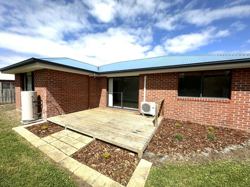 13 Carrington Drive, Margate TAS 7054