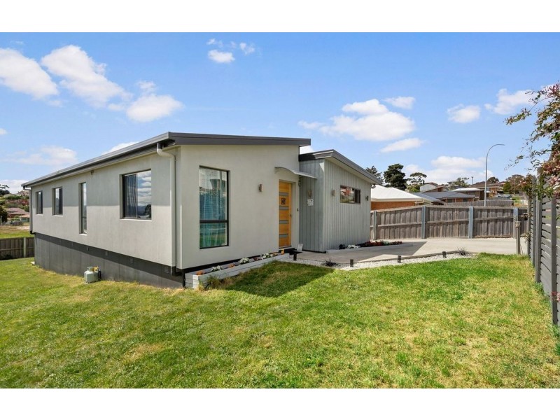 22 Tenth Avenue, West Moonah TAS 7009