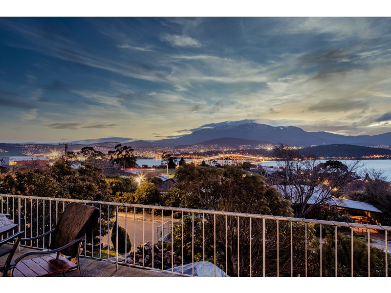 7 Cornwall Street, Rose Bay TAS 7015