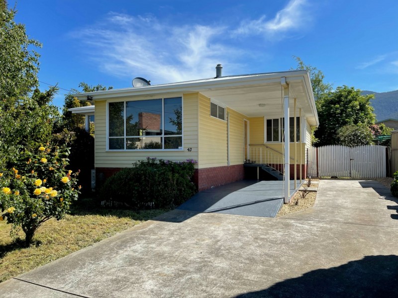 43 Hilton Road, Claremont TAS 7011