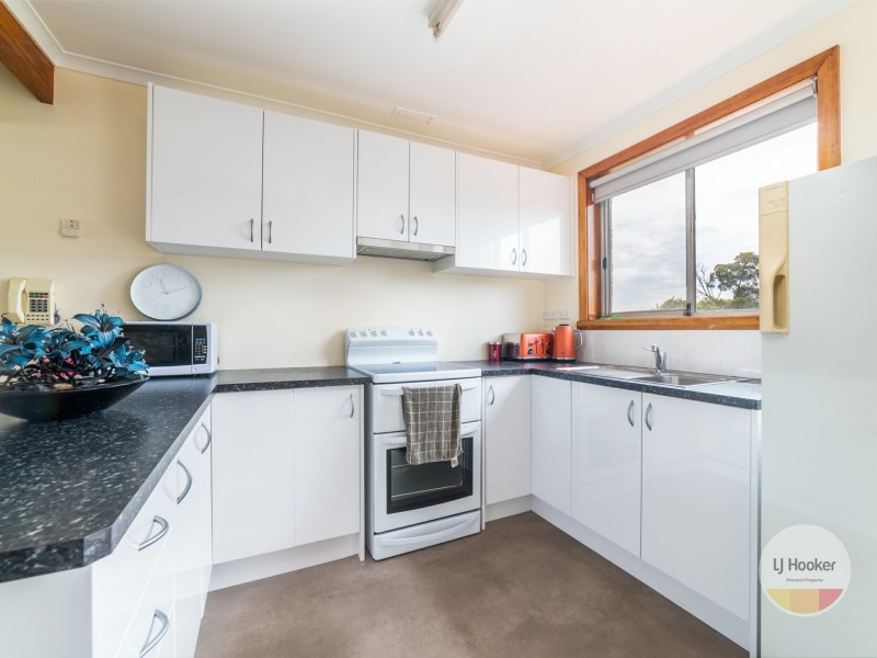 8/6 Katoomba Crescent, Montrose TAS 7010