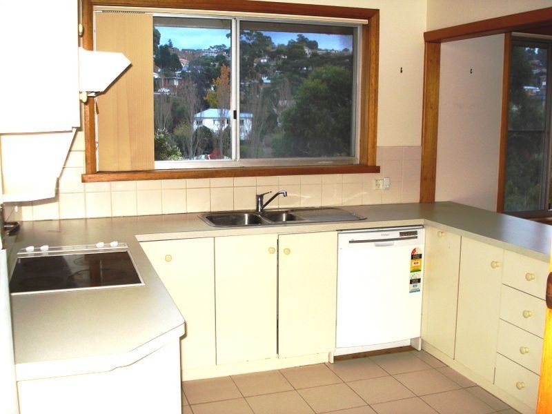 41 Sharps Road, Lenah Valley TAS 7008