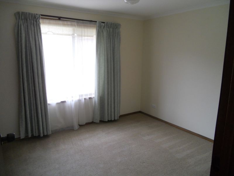 8 Cowley Place, Lenah Valley TAS 7008