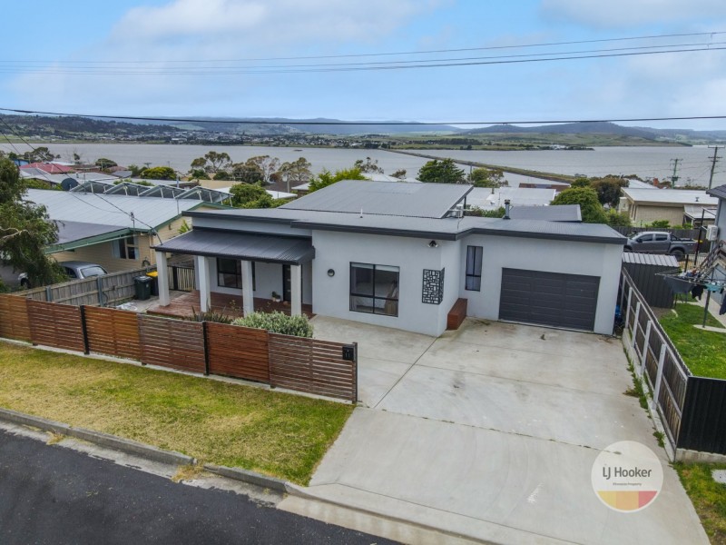 11 Second Avenue, Midway Point TAS 7171