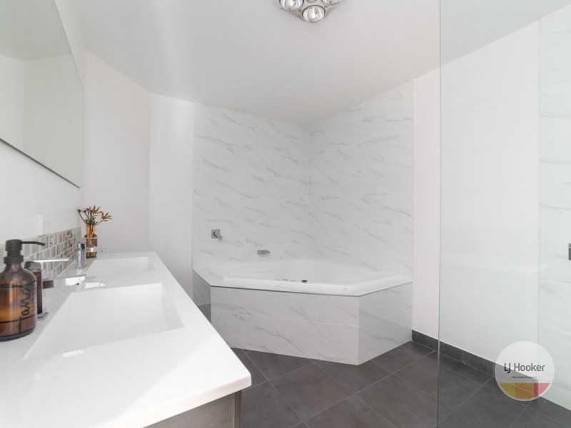 11 Second Avenue, Midway Point TAS 7171