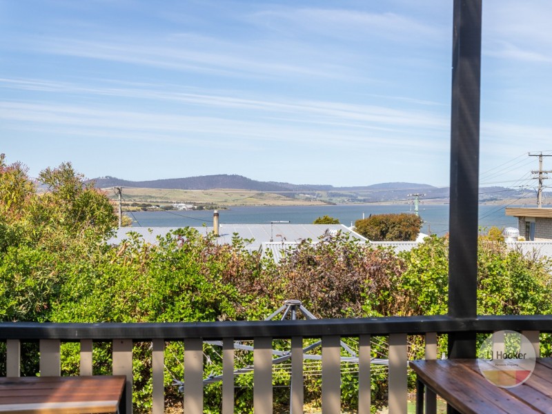 11 Second Avenue, Midway Point TAS 7171