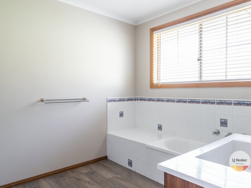 60 Hutchins Street, Kingston TAS 7050