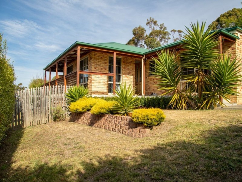 7 Sandra Drive, Blackmans Bay TAS 7052