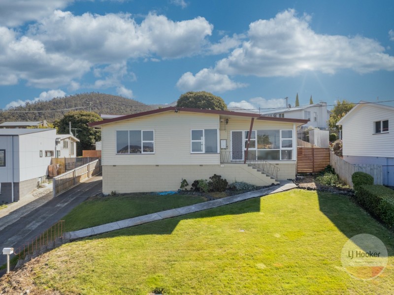 2 Langura Avenue, Chigwell TAS 7011