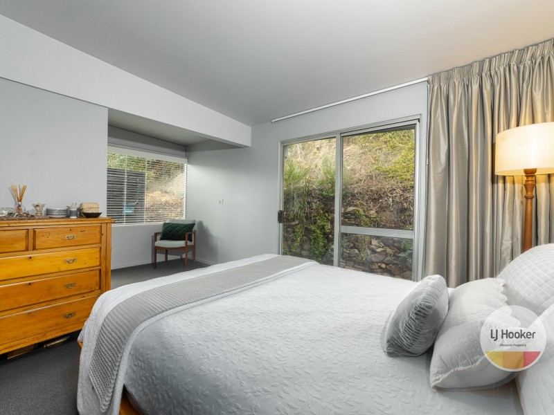 60 Karoola Road, Lindisfarne TAS 7015