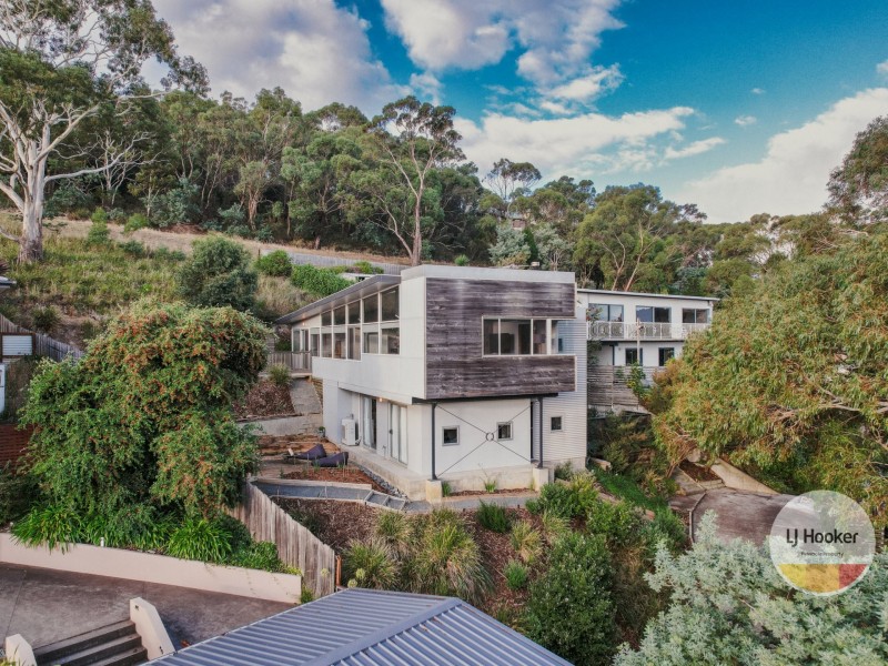 60 Karoola Road, Lindisfarne TAS 7015