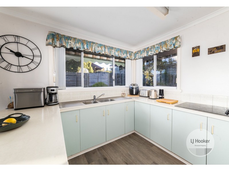 24 Cedar Street, Lindisfarne TAS 7015