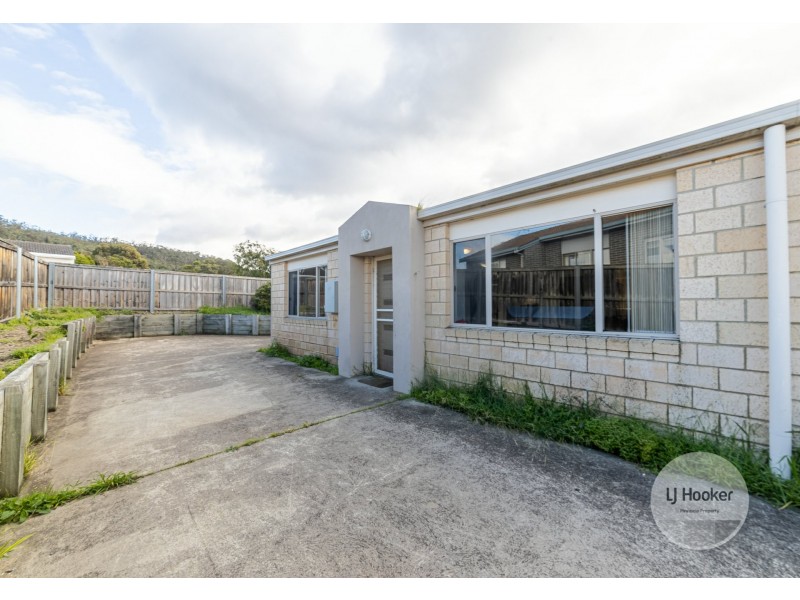 Unit 1 & 2/29 Fontain Circle, Rokeby TAS 7019