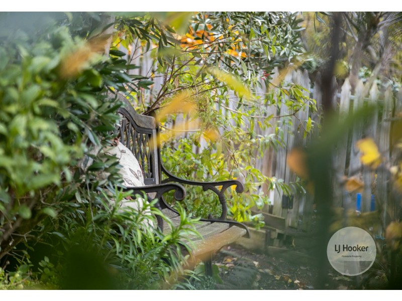 21 Oldham Avenue, New Town TAS 7008