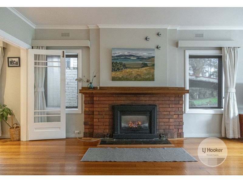 21 Oldham Avenue, New Town TAS 7008