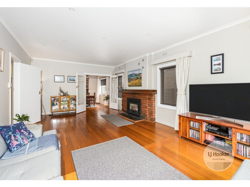 21 Oldham Avenue, New Town TAS 7008