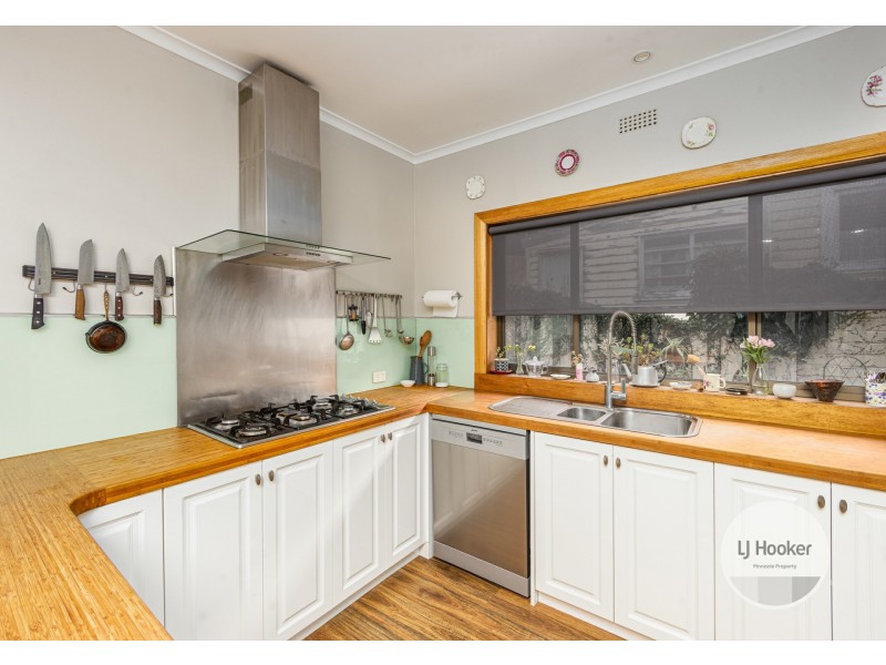 21 Oldham Avenue, New Town TAS 7008