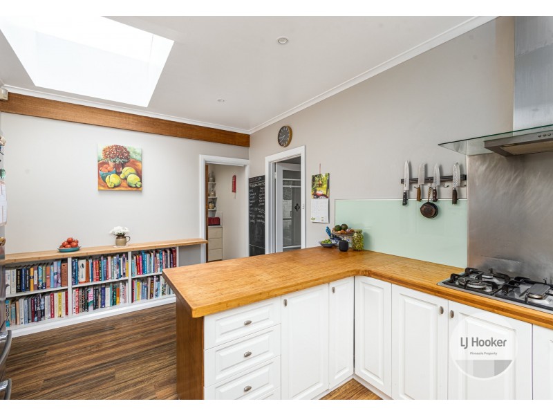 21 Oldham Avenue, New Town TAS 7008