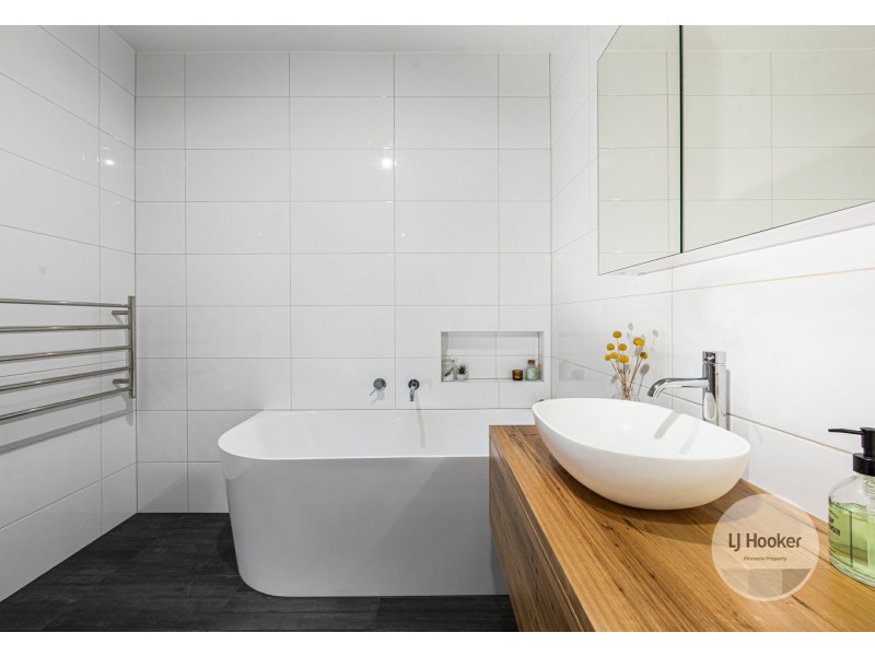 21 Oldham Avenue, New Town TAS 7008